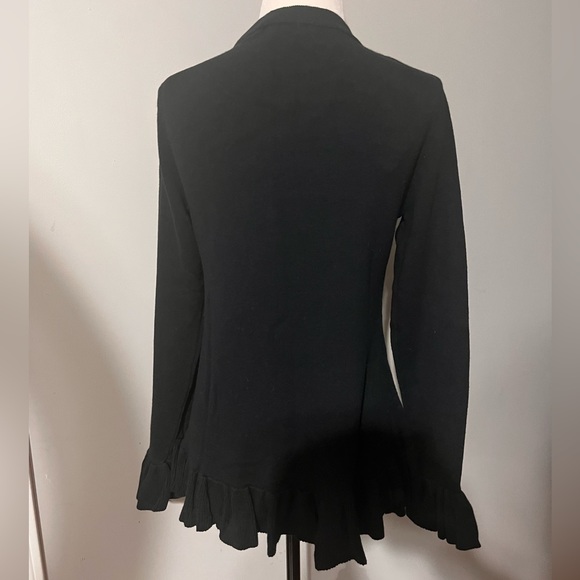 DG2 Black Sweater w/ Ruffled Sleeves!! - Picture 4 of 8